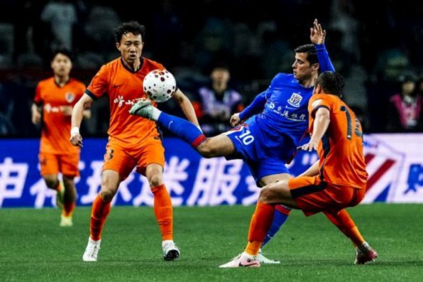 特谢拉造点吴曦点射申花1-0小胜河南