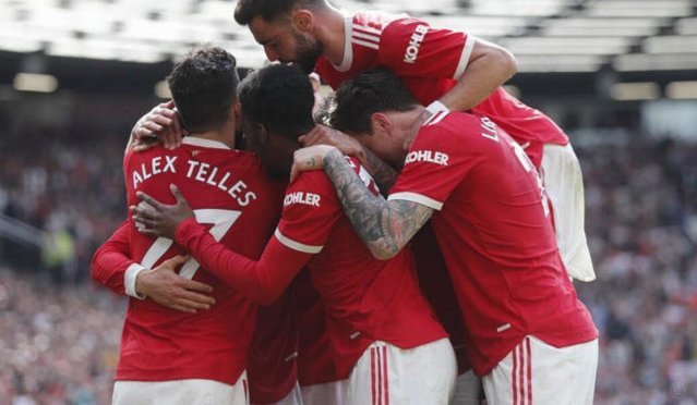 内维尔：战红军曼联阵型会更紧凑，卡里克不会排五后卫首发