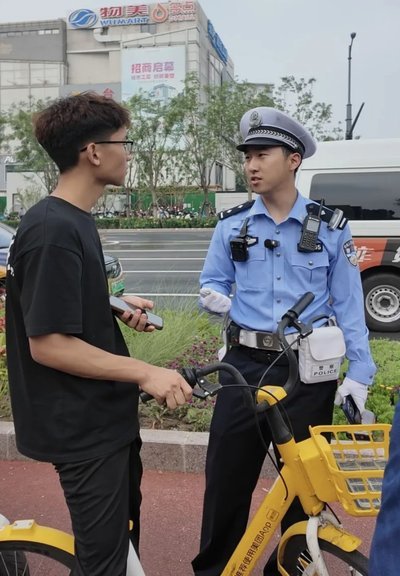 南安普顿偷拍对手训练被重罚