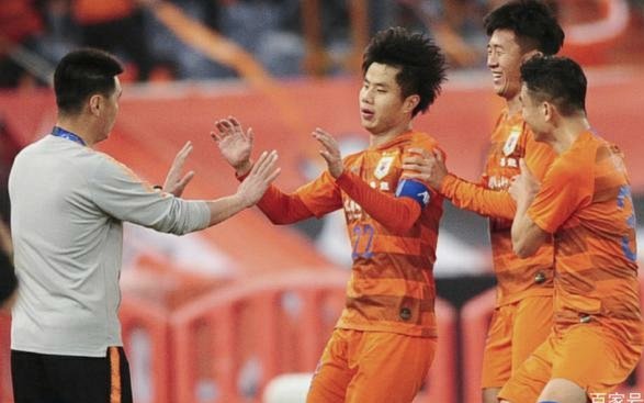 11国少在6月份的热身赛中曾5：2战胜鲁能09