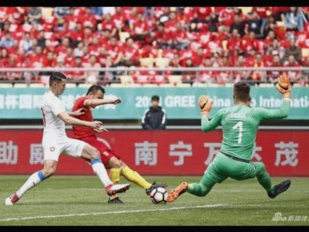 二手车宣布回国足球小将