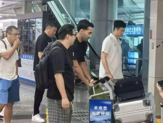 博主：德尔加多在海港试训后未签约，将加盟大连英博
