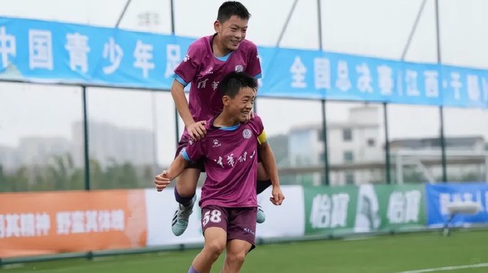 吕孟洋果然是通过赞助，进入西班牙人梯队的